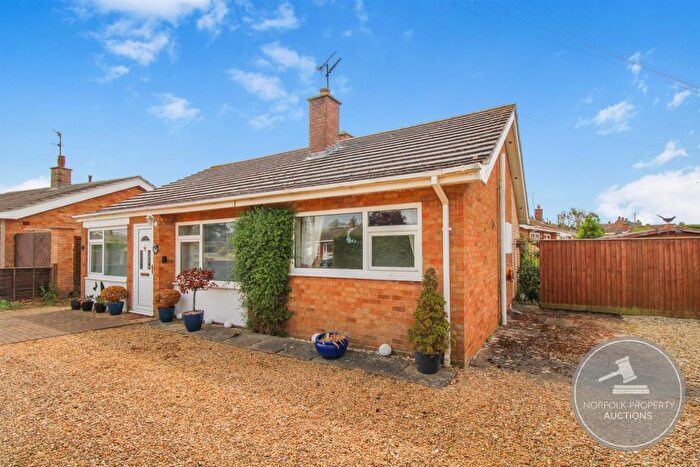 2 Bedroom Detached Bungalow For Sale In South Moor Drive, Heacham, King's Lynn, PE31