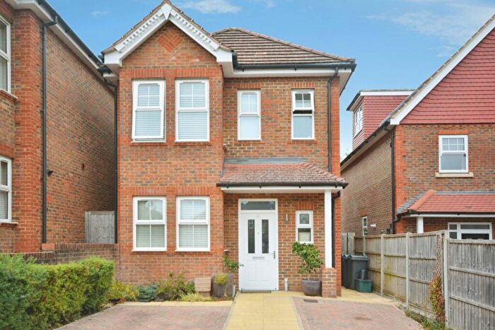 3 Bedroom Detached House To Rent In Lindo Close, Chesham, HP5