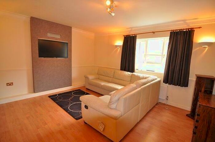 2 Bedroom Apartment To Rent In Stephenson Wharf, Hemel Hempstead, HP3