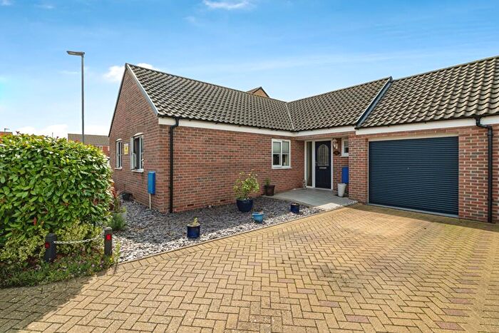 3 Bedroom Detached Bungalow For Sale In Darnell Close, Bradwell, Great Yarmouth, NR31