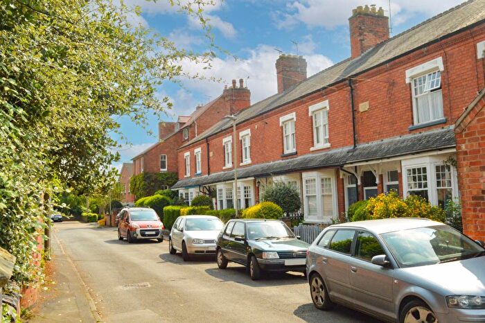 2 Bedroom Terraced House For Sale In Avenue Road, Clarendon Park, Leicester, LE2