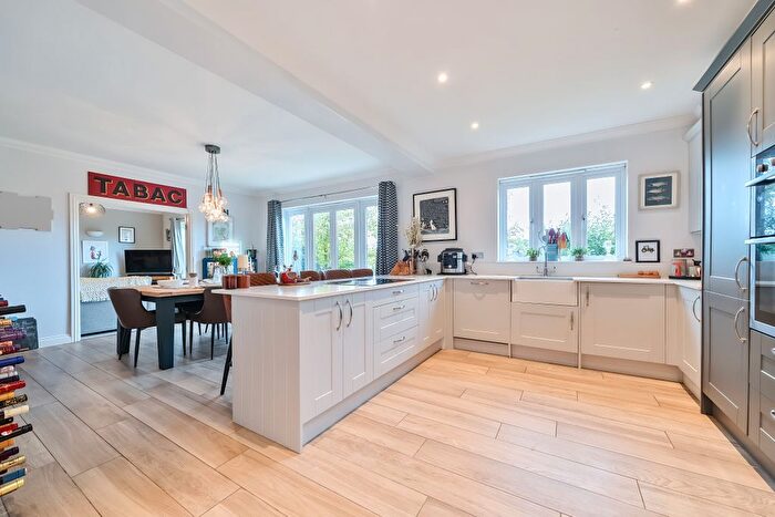 5 Bedroom Detached House For Sale In Sandford View, Newton Abbot, TQ12