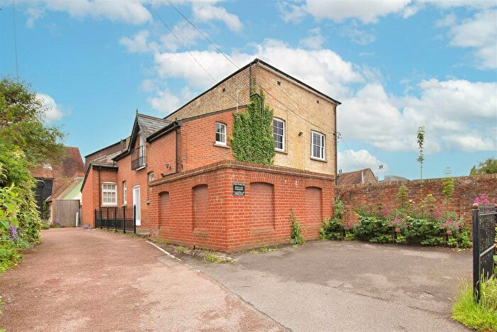 2 Bedroom Cottage To Rent In Swan Street, West Malling, ME19