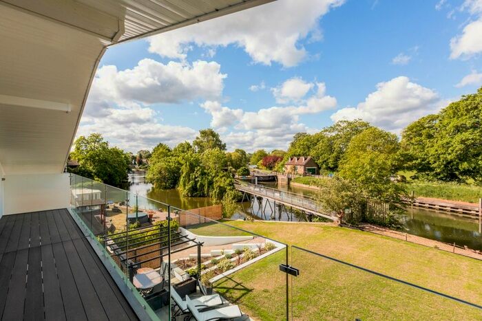 4 Bedroom Detached House To Rent In Ham Island, Old Windsor, Windsor, SL4
