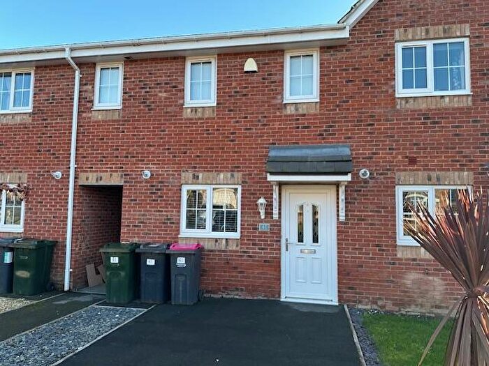 3 Bedroom Town House To Rent In Ashby Drive, Sheffield, S26