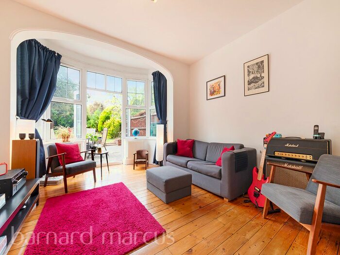 2 Bedroom Flat To Rent In Norbury Avenue, London, SW16