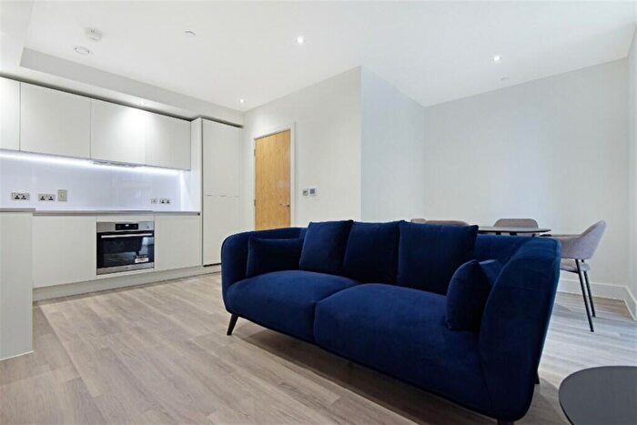 1 Bedroom Flat To Rent In Thames Road, London, E16