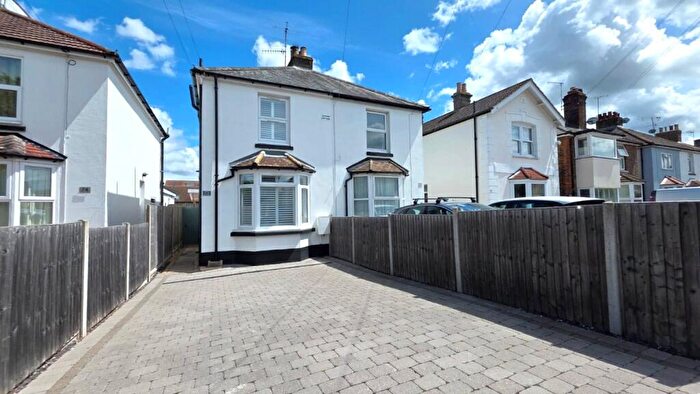 3 Bedroom Semi-Detached House For Sale In Albert Road, Horley, Surrey, RH6