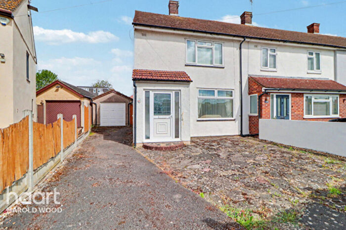 2 Bedroom End Of Terrace House For Sale In Amersham Road, Harold Hill, RM3