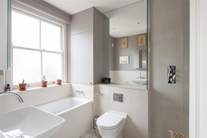 2 Bedroom Flat For Sale In Cornwall Gardens Court, South Kensington, SW7