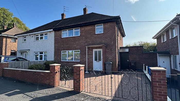 3 Bedroom Semi-Detached House For Sale In Seymour Close, Derby, DE22