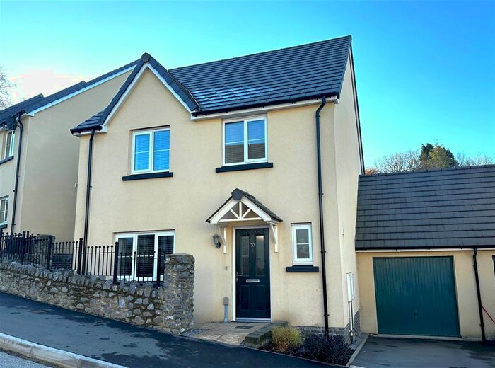 4 Bedroom Detached House For Sale In Horseshoe Drive, Newton Abbot, Devon, TQ12