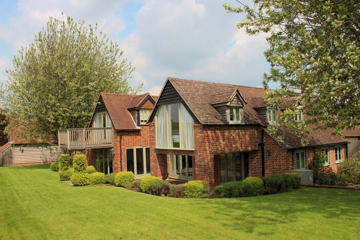 5 Bedroom Barn Conversion To Rent In The Green, Brightwalton, RG20