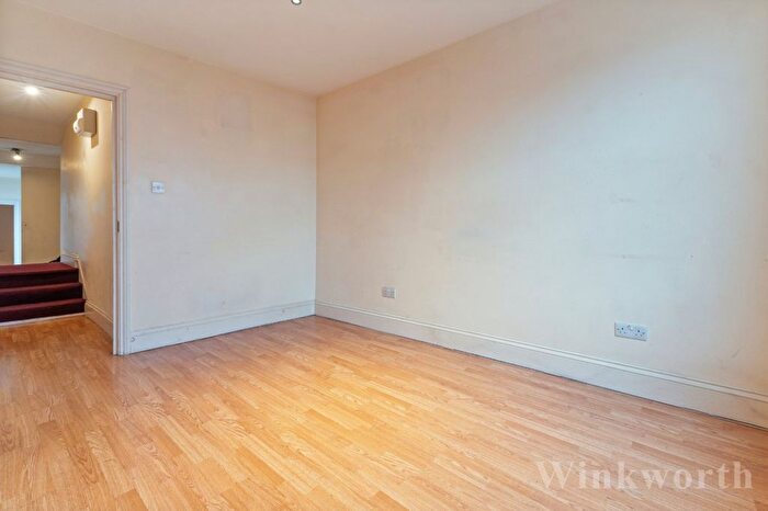 2 Bedroom Flat To Rent In New Cross Road, London, SE14