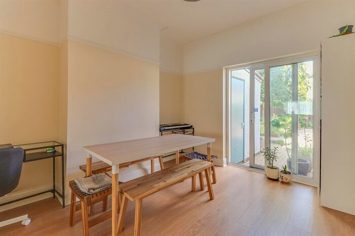 3 Bedroom End Terrace House For Sale In St. Benets Road, Southend-On-Sea, SS2
