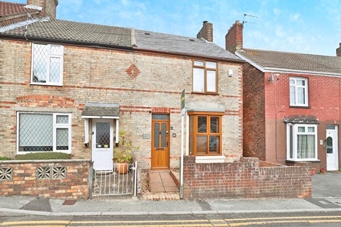 2 Bedroom End Of Terrace House For Sale In Dunford Road, Poole, Dorset, BH12