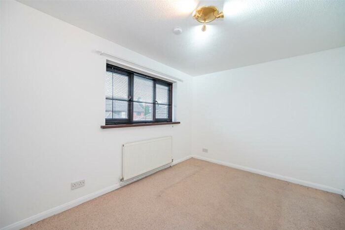 3 Bedroom End Of Terrace House For Sale In Broad Gardens, Portsmouth, PO6