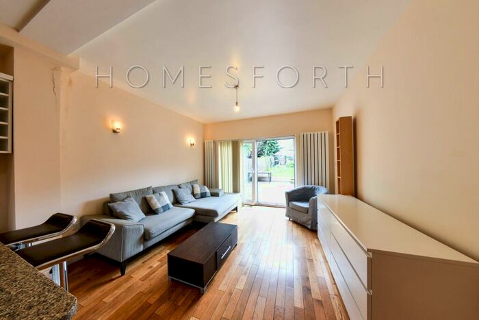 3 Bedroom Flat To Rent In Westbere Road, Cricklewood, NW2