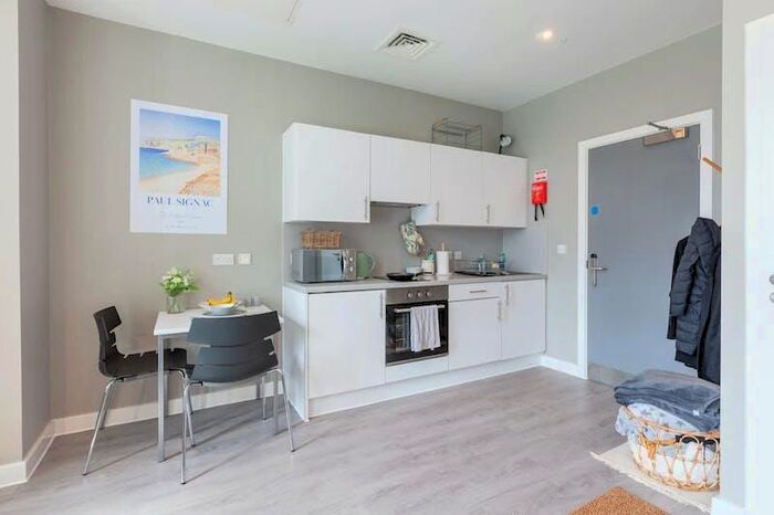 1 Bedroom Flat To Rent In Heavitree Road, Exeter, EX1