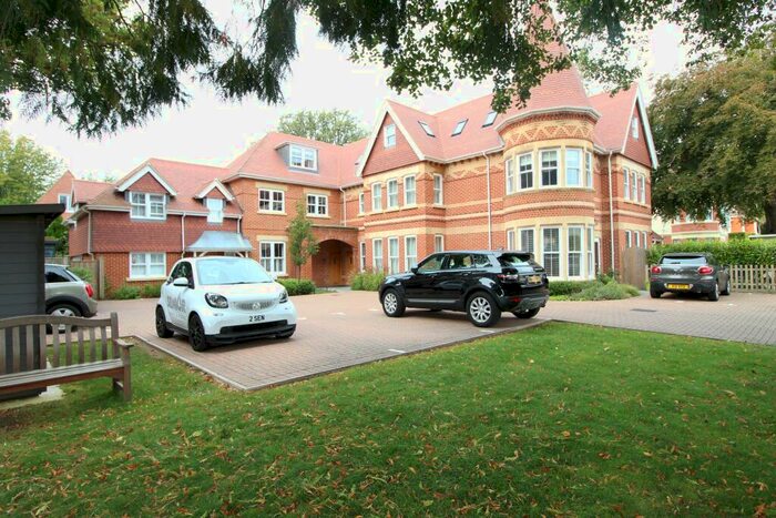 2 Bedroom Flat To Rent In Driftwood, Pinewood Road, Branskome Park, BH13