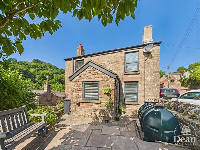 3 Bedroom Cottage For Sale In New Road, Blakeney, GL15