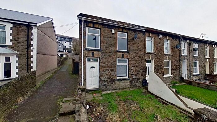 3 Bedroom End Of Terrace House For Sale In Ynyswen Road, Treorchy, Mid Glamorgan, CF42