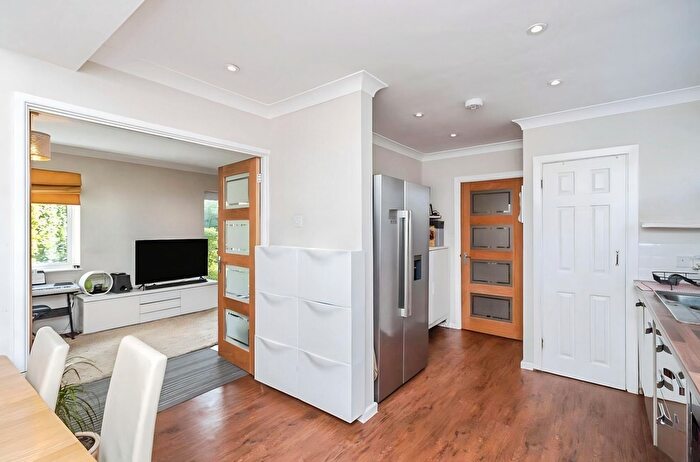 2 Bedroom Maisonette To Rent In Cambridge Road, Cambridge, CB21