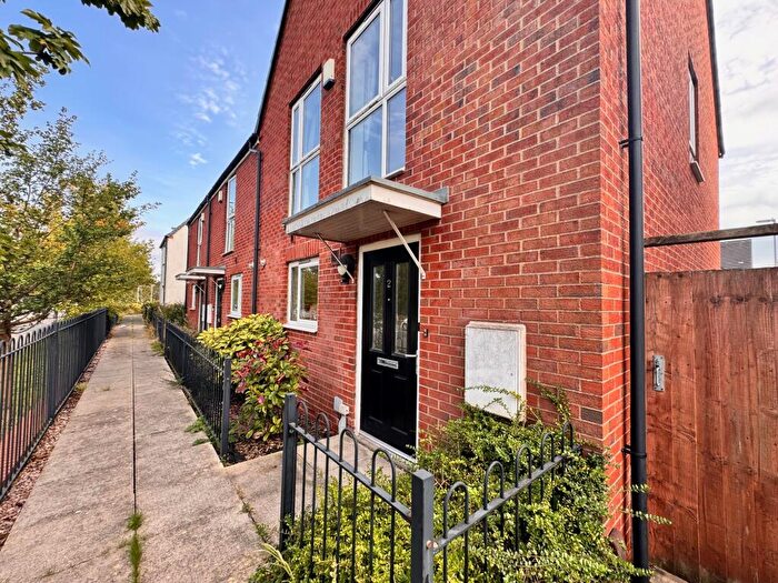3 Bedroom Town House To Rent In Comet Avenue, Newcastle-under-Lyme, ST5