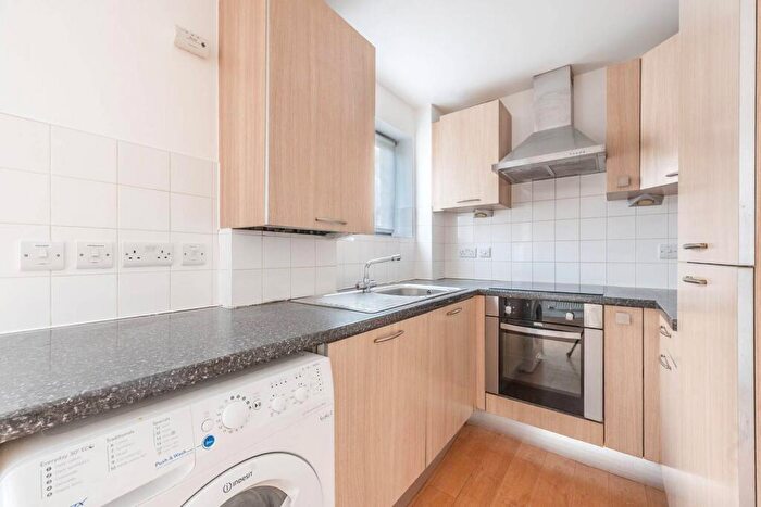 1 Bedroom Flat For Sale In Chandos Parade, Edgware, HA8