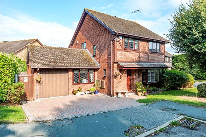 4 Bedroom Detached House For Sale In Ross Way, Langdon Hills, Basildon, Essex, SS16
