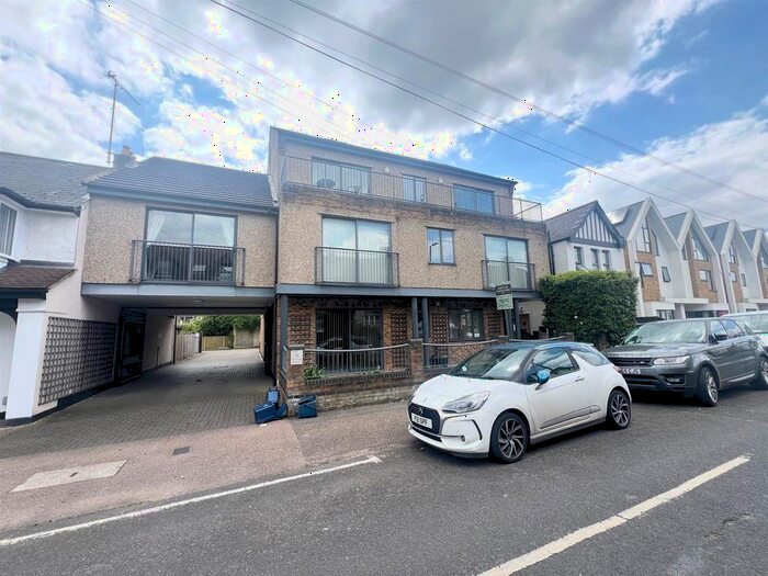 1 Bedroom Flat To Rent In Glendale Gardens, Leigh-On-Sea, SS9