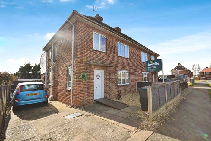 4 Bedroom Semi-Detached House For Sale In Count Alan Road, Skegness, PE25