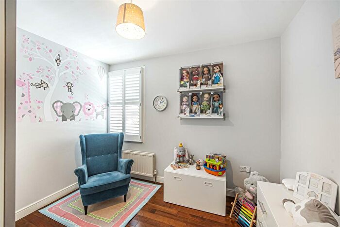 3 Bedroom Flat To Rent In Lushington Road, London, NW10