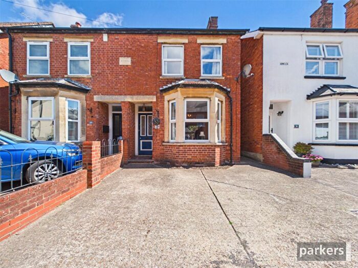 3 Bedroom Semi-Detached House For Sale In Howard Road, Wokingham, Berkshire, RG40