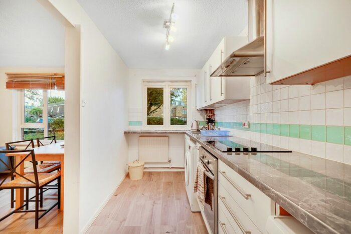 1 Bedroom Flat To Rent In Lacock Close, London, SW19