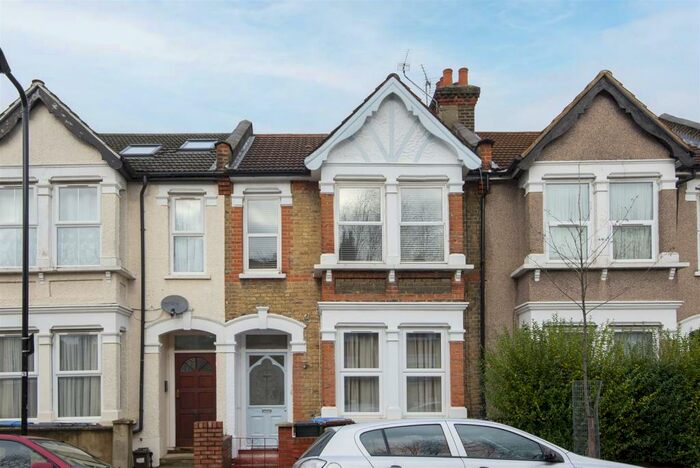 2 Bedroom Apartment To Rent In Burghley Road, Leytonstone, E11