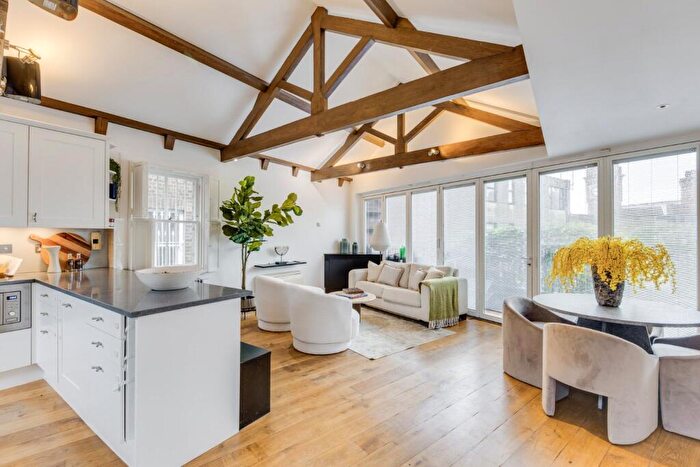 3 Bedroom House For Sale In Holly Mount Steps, Hampstead Village, NW3