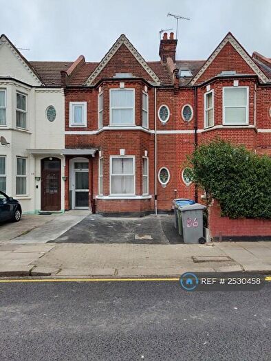 3 Bedroom Flat To Rent In Hanover Road, London, NW10