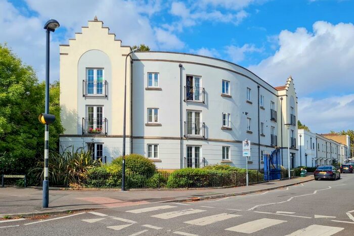 2 Bedroom Apartment To Rent In Gateway Terrace - Portishead, BS20