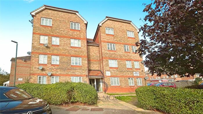 1 Bedroom Flat To Rent In Fairway Drive, London, SE28