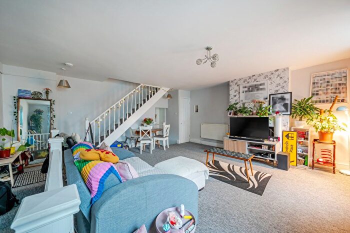 2 Bedroom Flat For Sale In Marlborough Street, Faringdon, Oxfordshire, SN7