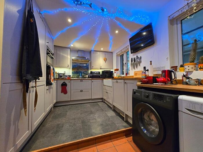 3 Bedroom Cottage To Rent In Family Cottage, EX6