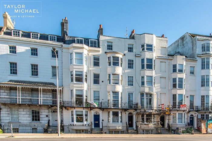 1 Bedroom Flat To Rent In Pavilion Parade, Brighton, BN2