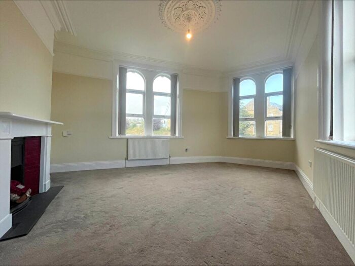 2 Bedroom End Of Terrace House To Rent In The Green, Idle, Bradford, West Yorkshire, BD10