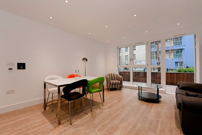 2 Bedroom Flat To Rent In Queensland Road, Holloway, N7