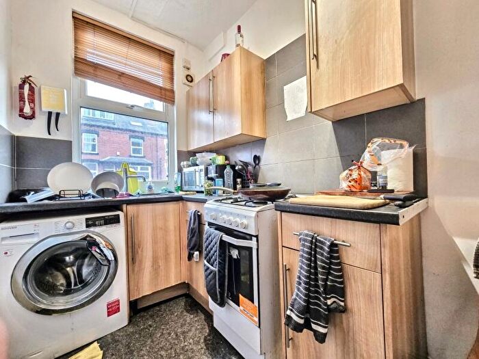 3 Bedroom Terraced House For Sale In Trelawn Avenue, Headingley, Leeds, LS6