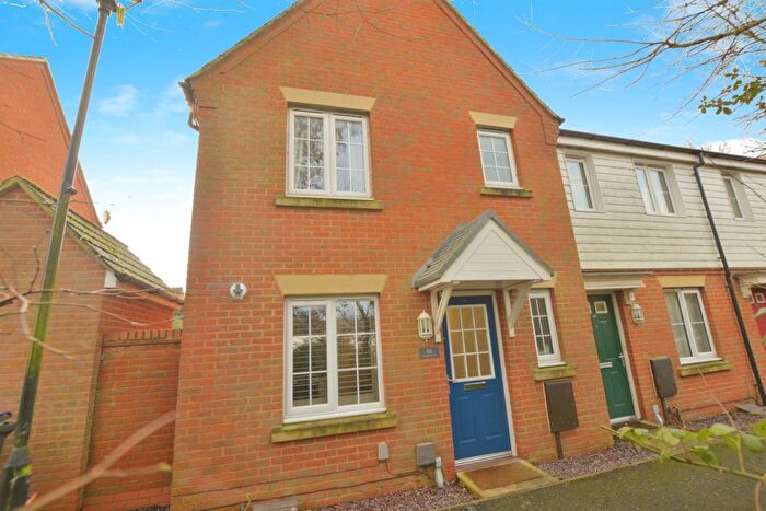 3 Bedroom End Terrace House For Sale In Tunbridge Way, Ashford, TN23