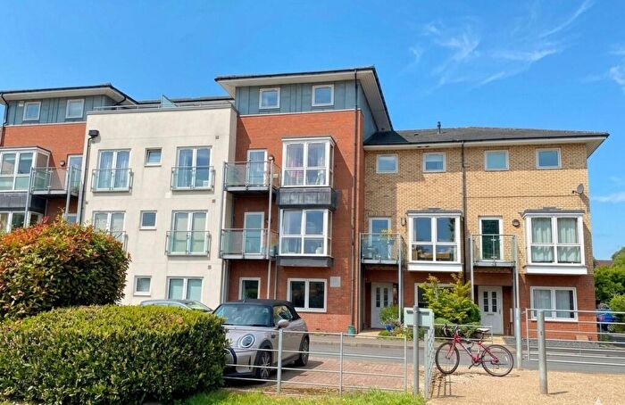 2 Bedroom Flat For Sale In Trent Place, Warwick, CV34