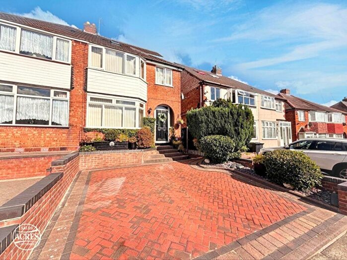4 Bedroom Semi-Detached House For Sale In Mildenhall Road, Great Barr, Birmingham, B42
