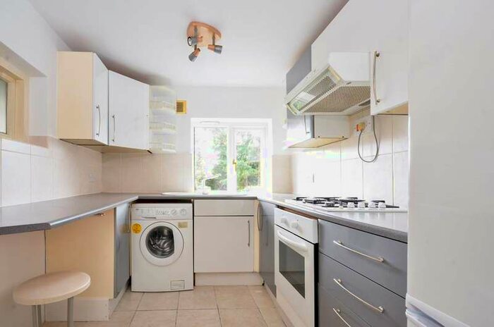 3 Bedroom Semi-Detached House To Rent In Baden Road, Stoughton, GU2